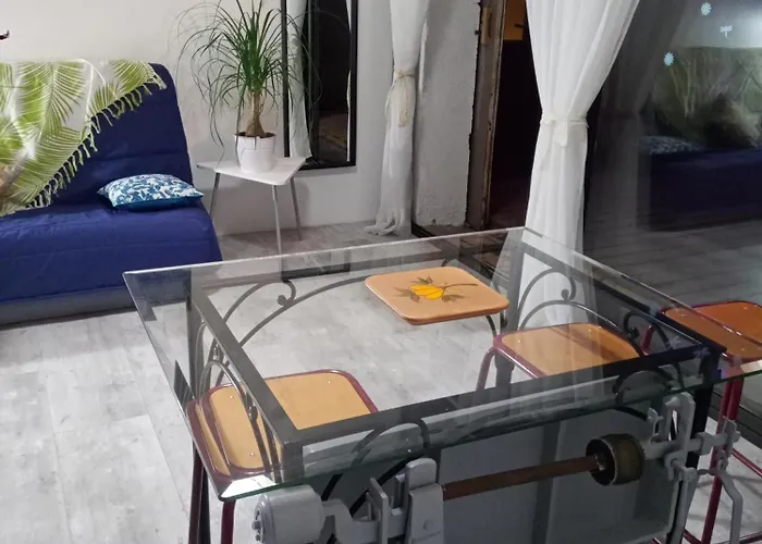 Studio D'aqui Et D'ailleurs Апартаменты